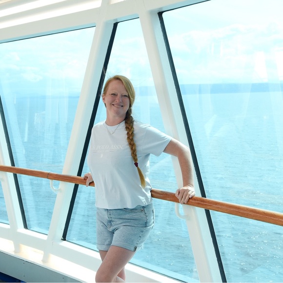 Meet your Posher, Jessica - Picture 5 of 15